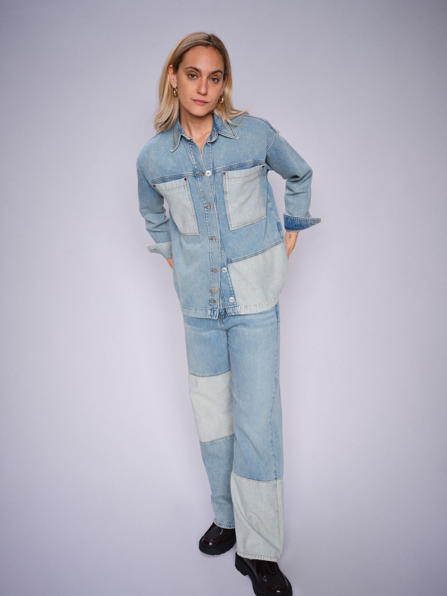 Modelshot / Mid Blue / Detail